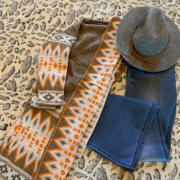 New Cozy Native Tribal Cardigan Sweater / Boho Western Long Blanket - Picture 4 of 8